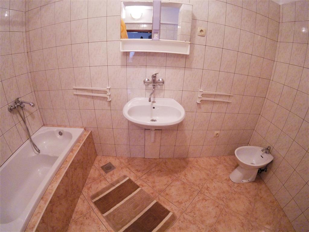 Apartments Olivera Supetarska Draga Bagian luar foto