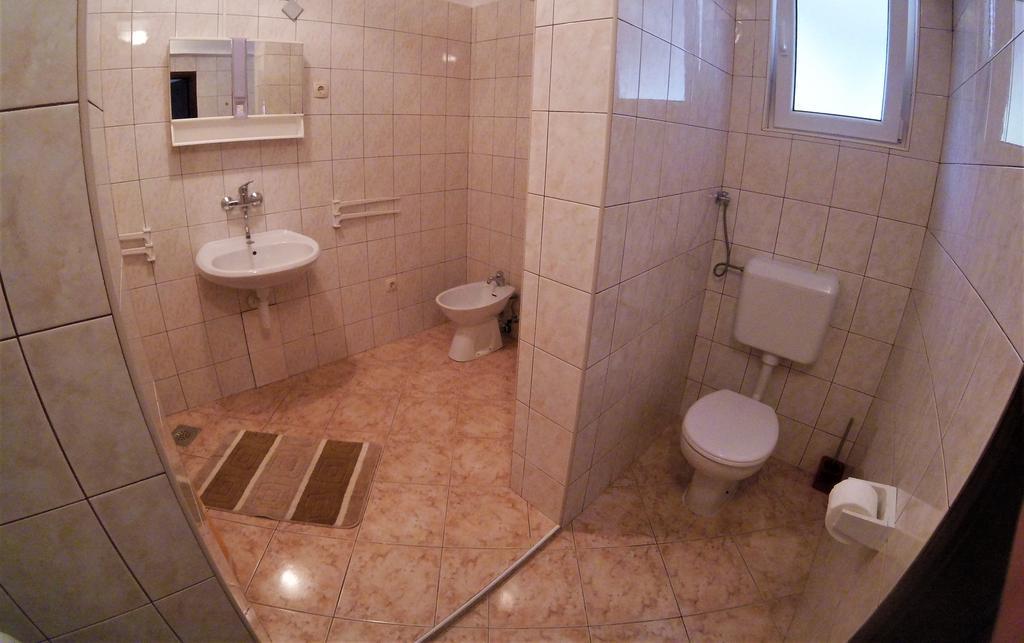 Apartments Olivera Supetarska Draga Bagian luar foto