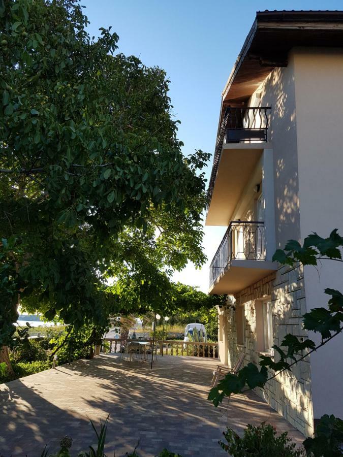 Apartments Olivera Supetarska Draga Bagian luar foto