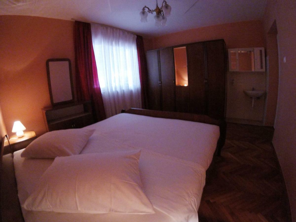 Apartments Olivera Supetarska Draga Bagian luar foto